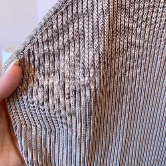 Intermix Nude Cutout Mock Turtleneck Sleeveless Form Fitting top Petite - Picture 8 of 10